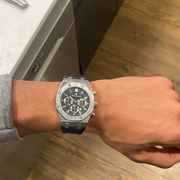 Audemars Piguet Silver and Black Chronograph Watch 1:1 AP - Picture 5 of 7